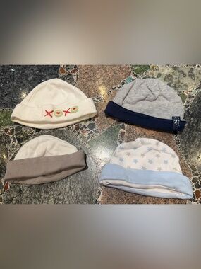 Bundle of 4 Baby Beanies - Neutral Star & XOXO Designs
